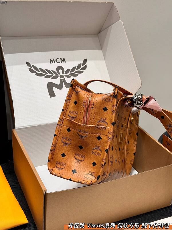 MCM Monogram 25x18x10cm shoulder bag — Premium Replica