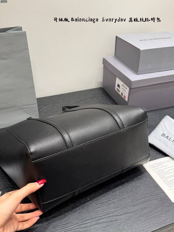 Balenciaga Black shoulder bag — Premium Replica