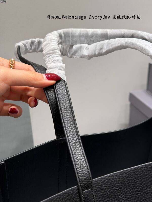 Balenciaga Black shoulder bag — Premium Replica