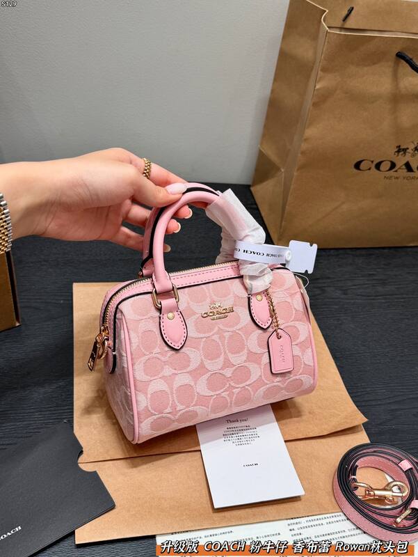 Coach Pink shoulder bag — AAA Quality Replica