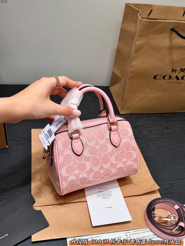 Coach Pink shoulder bag — AAA Quality Replica