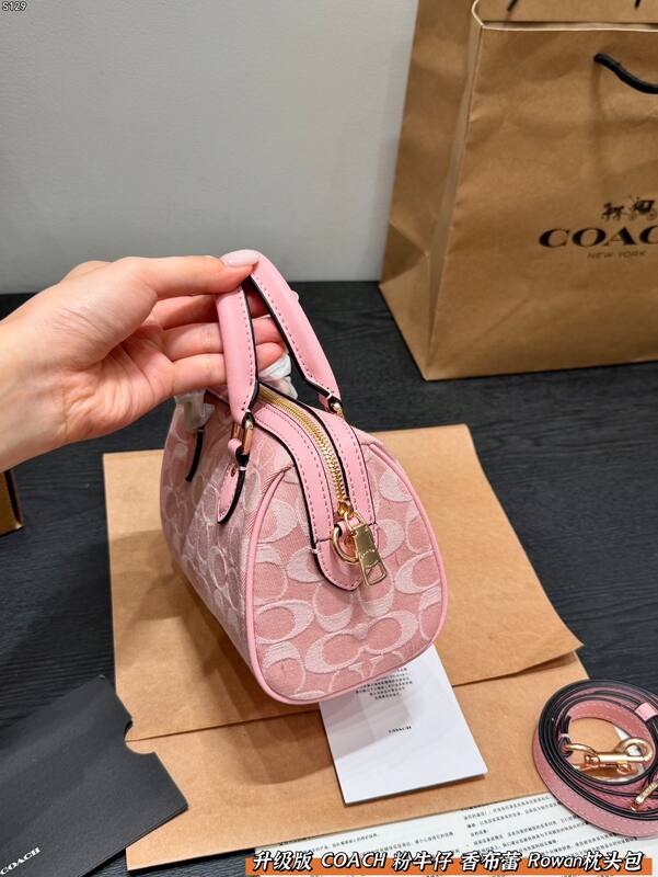 Coach Pink shoulder bag — AAA Quality Replica