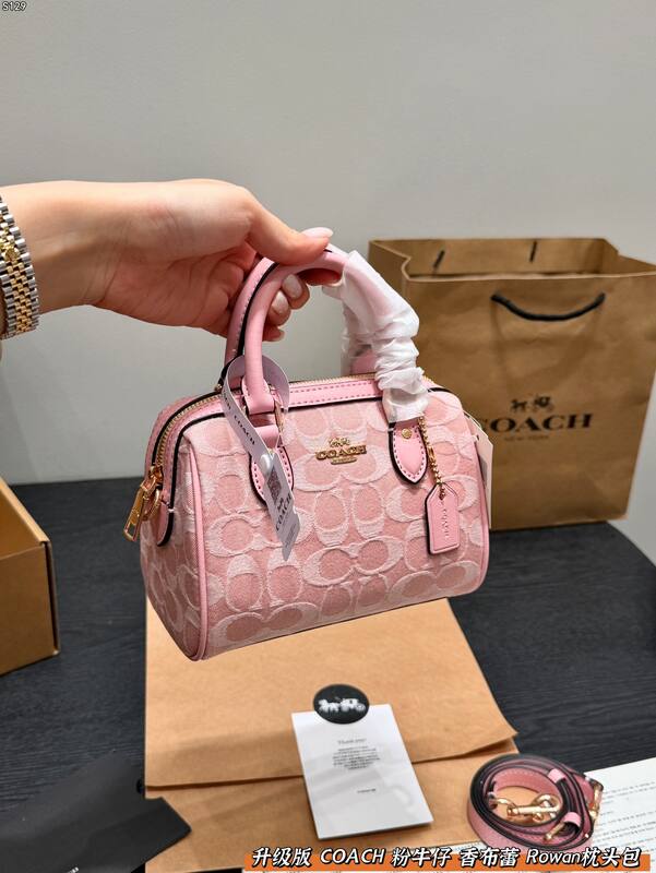 Coach Pink shoulder bag — AAA Quality Replica