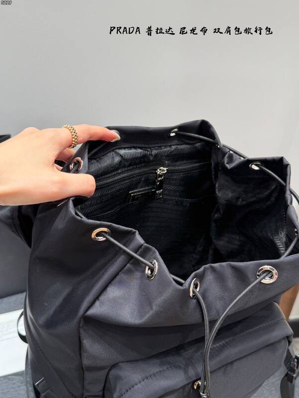 Prada Black shoulder bag — Top Quality Replica