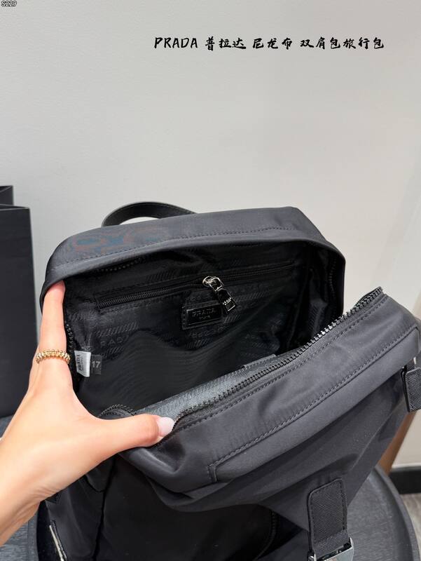 Prada Black shoulder bag — Top Quality Replica