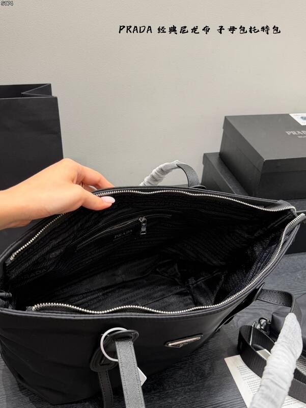 Prada Black 33x23x15cm shoulder bag — AAA Quality Replica