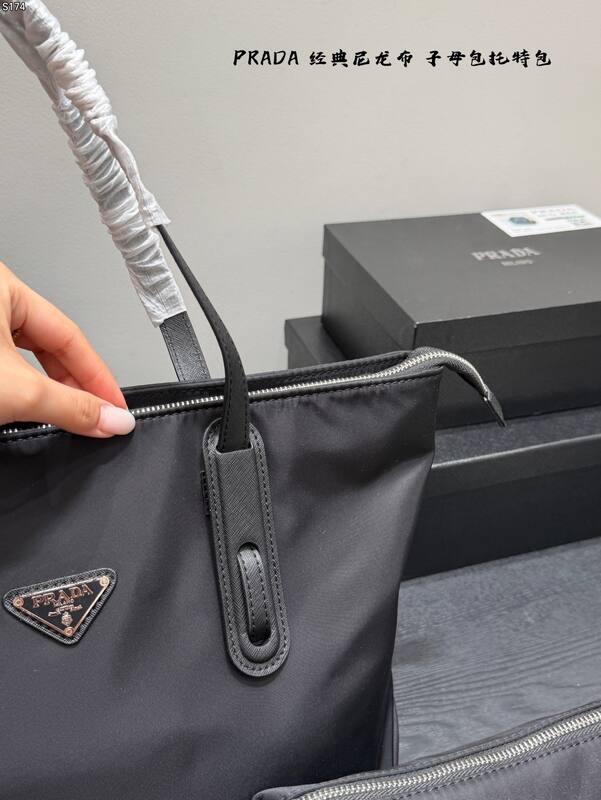Prada Black 33x23x15cm shoulder bag — AAA Quality Replica