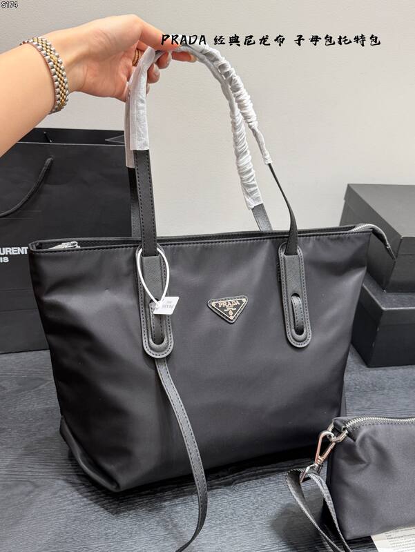 Prada Black 33x23x15cm shoulder bag — AAA Quality Replica