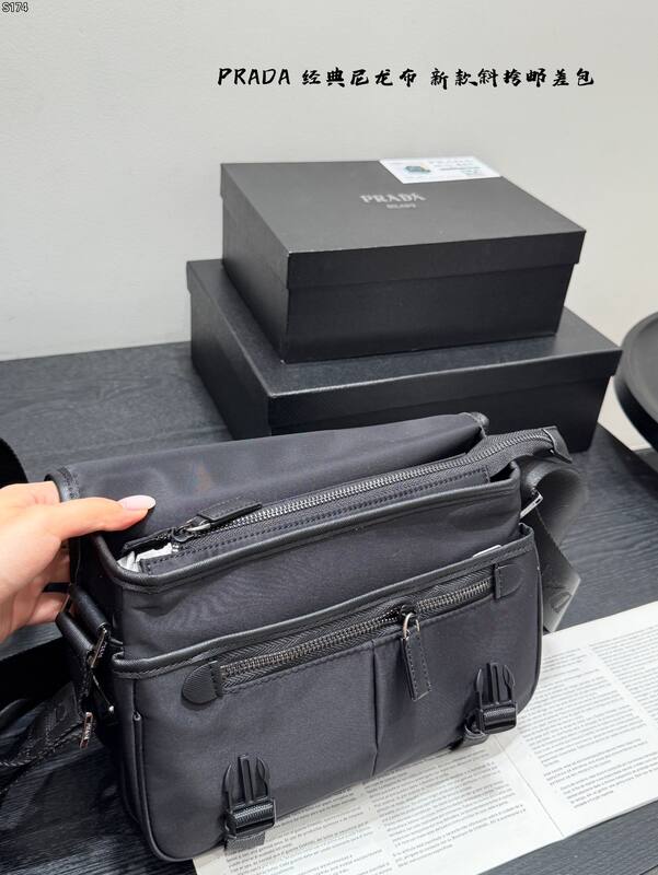 Prada Black 28x20x10cm shoulder bag — AAA Quality Replica