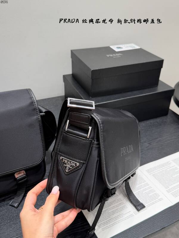 Prada Black 28x20x10cm shoulder bag — AAA Quality Replica