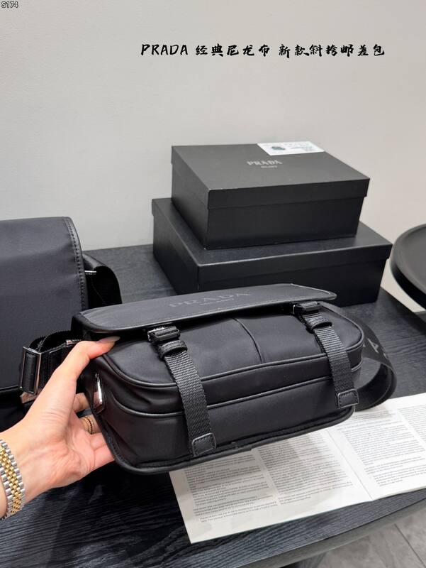 Prada Black 28x20x10cm shoulder bag — AAA Quality Replica