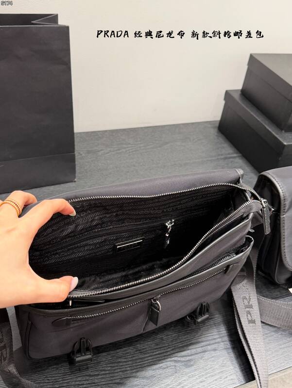 Prada Black 25x18x10cm shoulder bag — Top Quality Replica