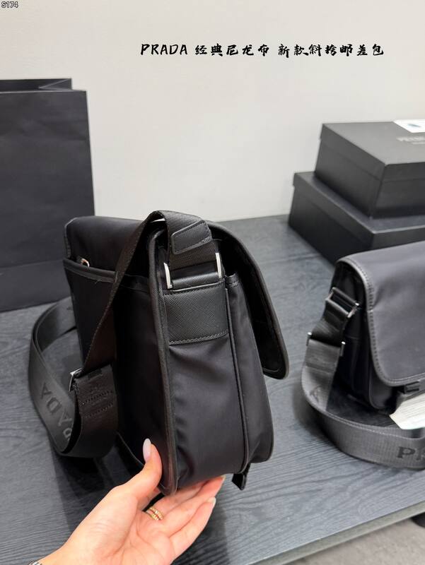 Prada Black 25x18x10cm shoulder bag — Top Quality Replica