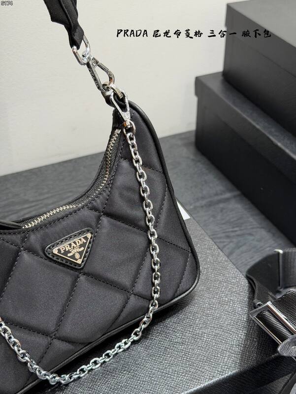 Prada Re-Edition 2005 Quilted Nylon Bag Black crossbody bag — Top Quality Replica