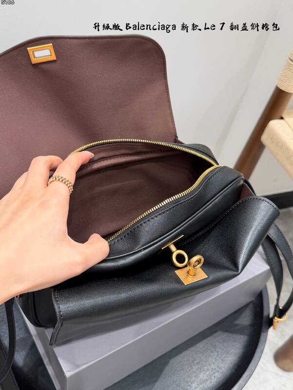 Balenciaga Black shoulder bag — Top Quality Replica