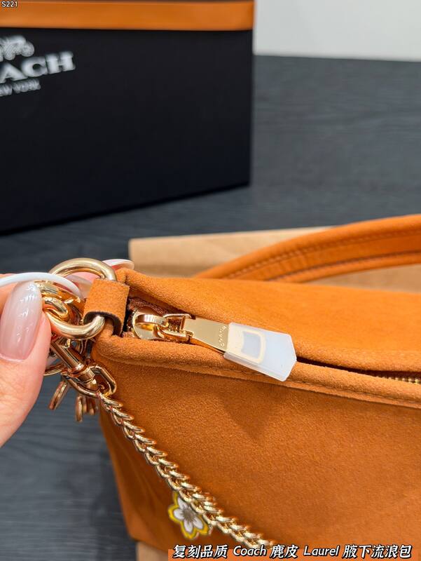 Coach shoulder bag — AAA Quality Replica