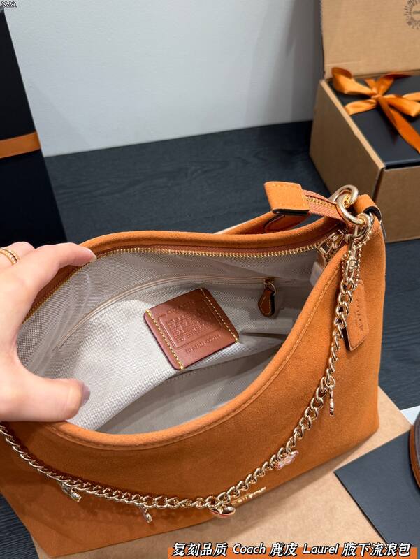 Coach shoulder bag — AAA Quality Replica