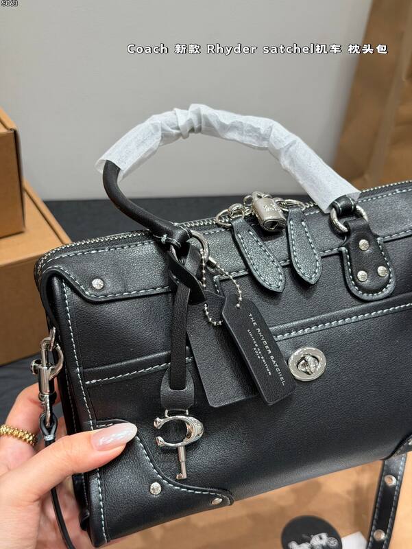 Coach Black shoulder bag — Premium Replica