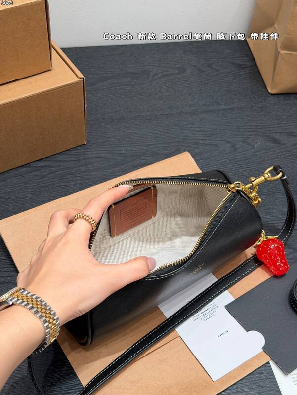 Coach Black shoulder bag — 1:1 Replica