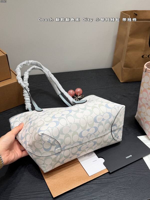 Coach City Monogram 38x28x15cm shoulder bag — AAA Quality Replica