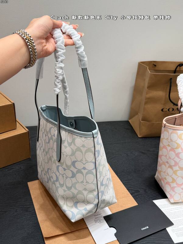 Coach City Monogram 38x28x15cm shoulder bag — AAA Quality Replica