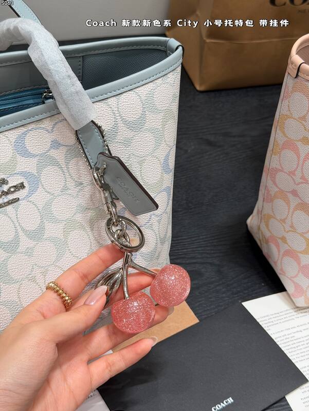 Coach City Monogram 38x28x15cm shoulder bag — AAA Quality Replica