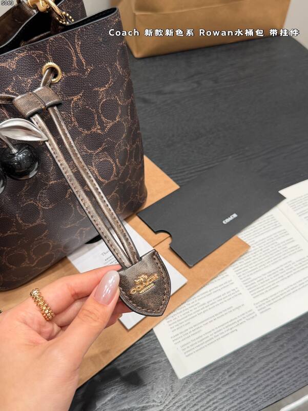 Coach Brown shoulder bag — Top Quality Replica