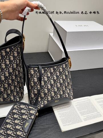 Dior Medallion Oblique tote Premium Replica