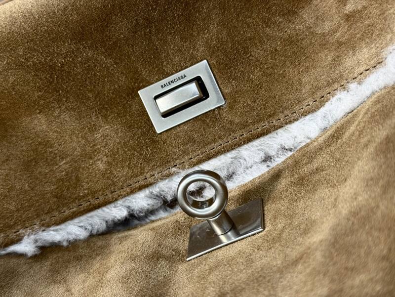 Balenciaga Brown 25x18x10cm shoulder bag — Premium Replica