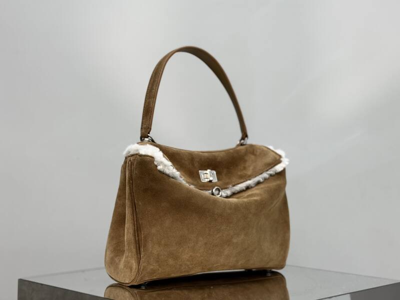 Balenciaga Brown 25x18x10cm shoulder bag — Premium Replica