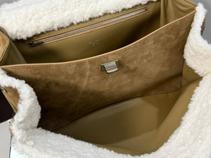 Balenciaga Brown 40x30x16cm shoulder bag — 1:1 Replica