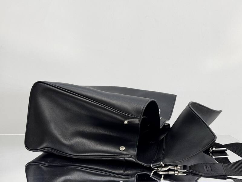 Balenciaga Black shoulder bag — Premium Replica