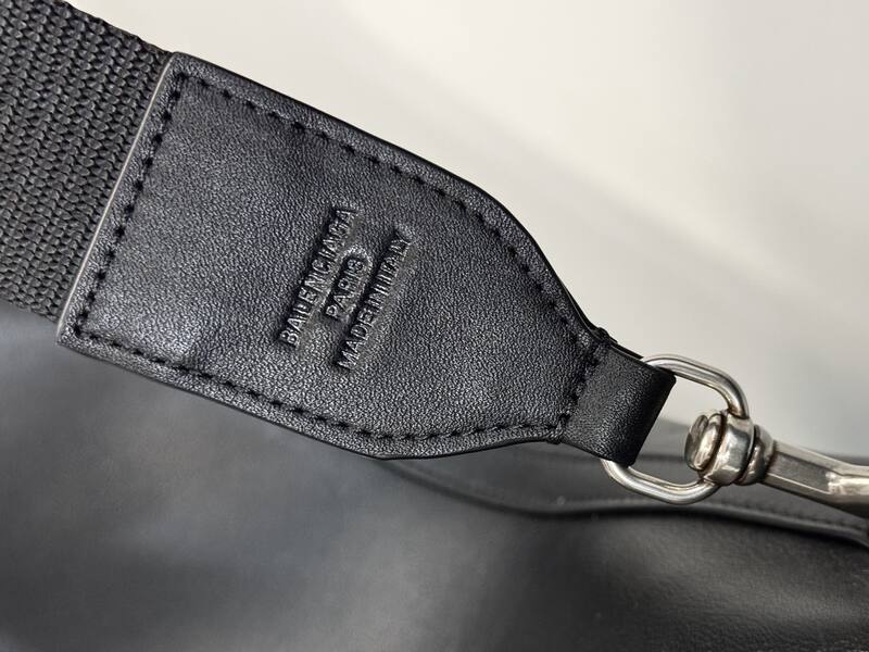 Balenciaga Black shoulder bag — Premium Replica