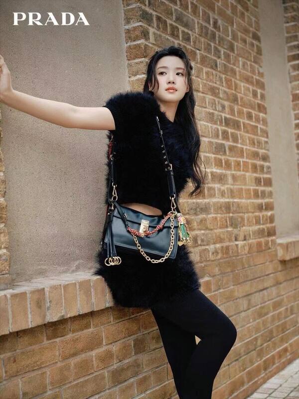 Prada Black 25x18x10cm shoulder bag — 1:1 Replica