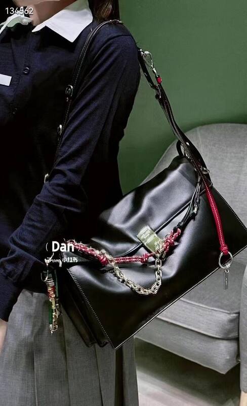Prada Black 40x30x16cm shoulder bag — 1:1 Replica