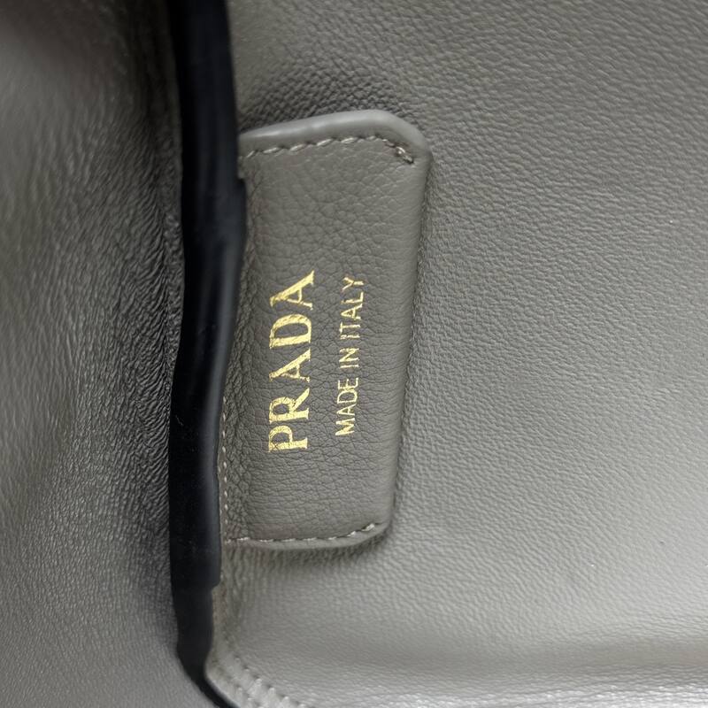 Prada Gray leather 28x18x11cm shoulder — 1:1 Replica