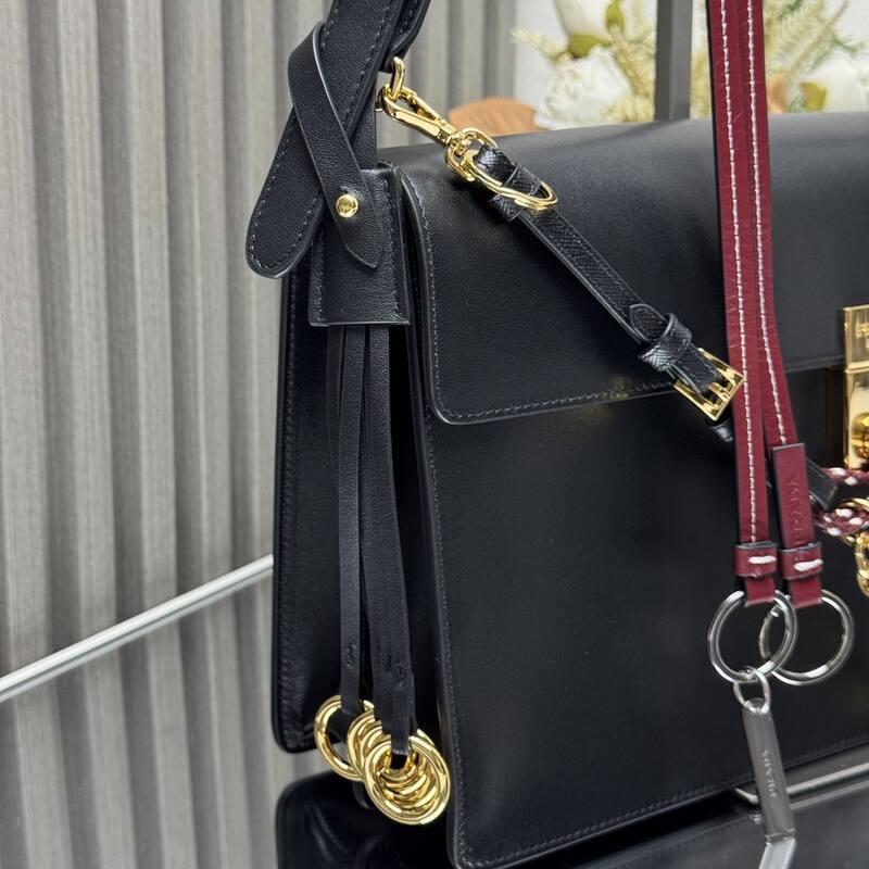 Prada Black shoulder bag — Premium Replica