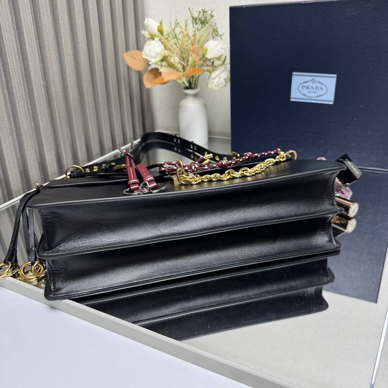 Prada Black shoulder bag — Premium Replica