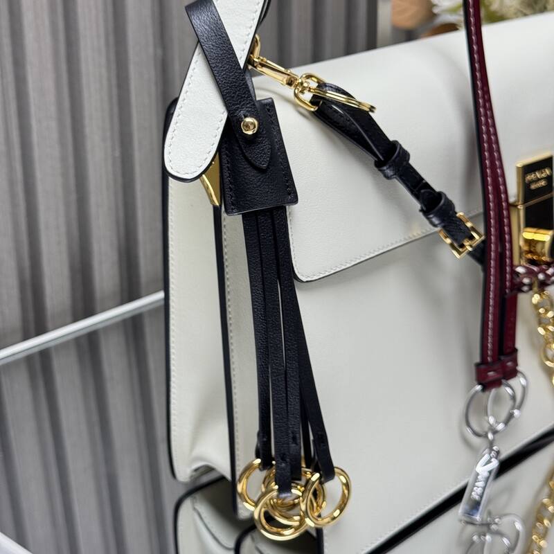 Prada White shoulder bag — Top Quality Replica