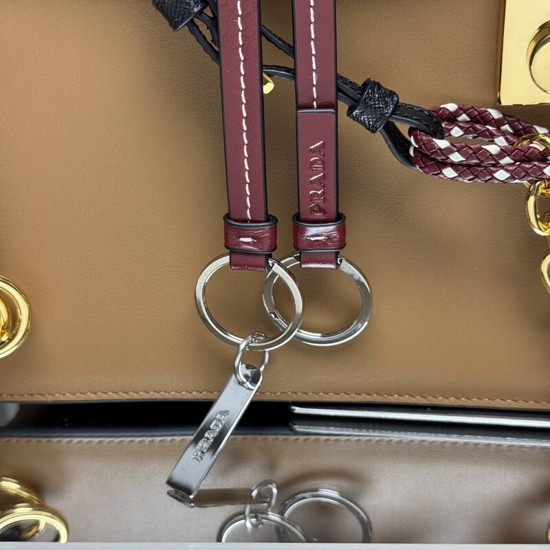 Prada Brown 40x30x16cm shoulder bag — AAA Quality Replica