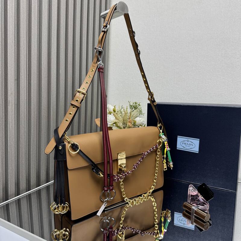 Prada Brown 40x30x16cm shoulder bag — AAA Quality Replica