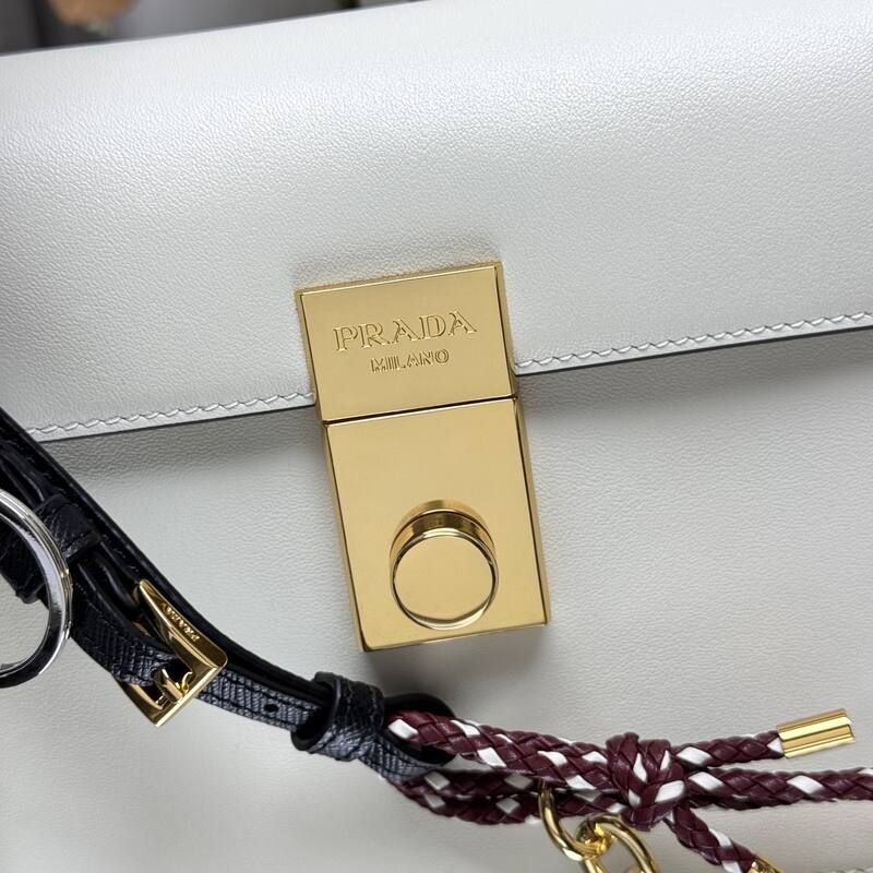 Prada White shoulder bag — 1:1 Replica