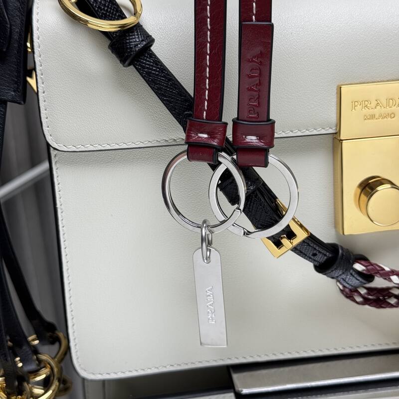 Prada White shoulder bag — 1:1 Replica