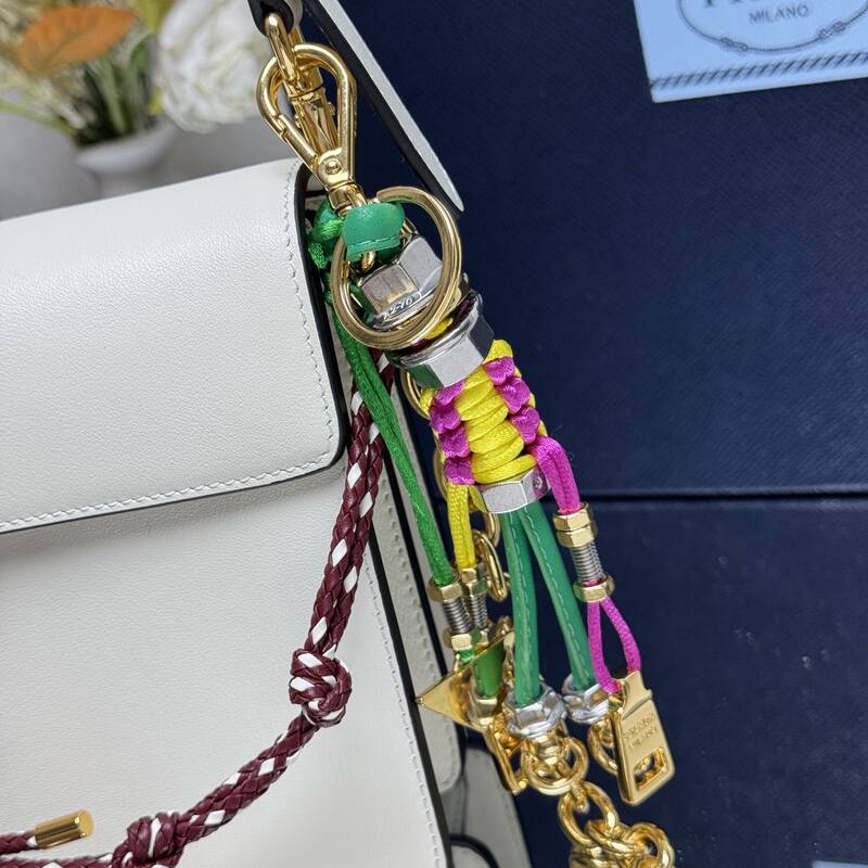 Prada White shoulder bag — 1:1 Replica