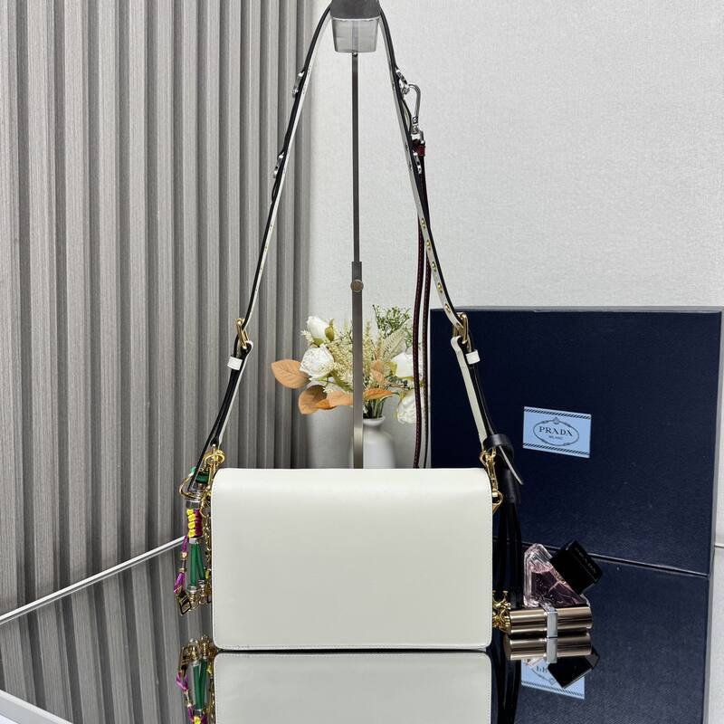 Prada White shoulder bag — 1:1 Replica