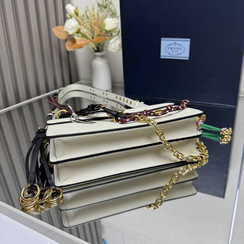 Prada White shoulder bag — 1:1 Replica