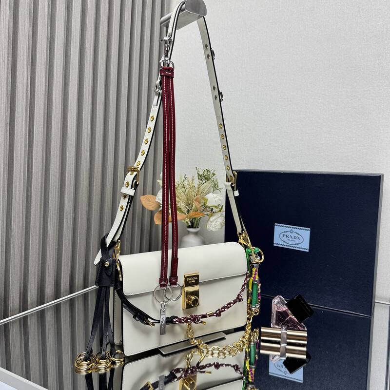 Prada White shoulder bag — 1:1 Replica