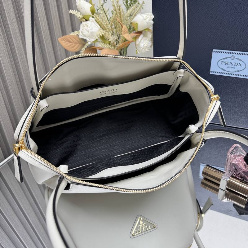 Prada White leather 28x18x11cm shoulder — 1:1 Replica