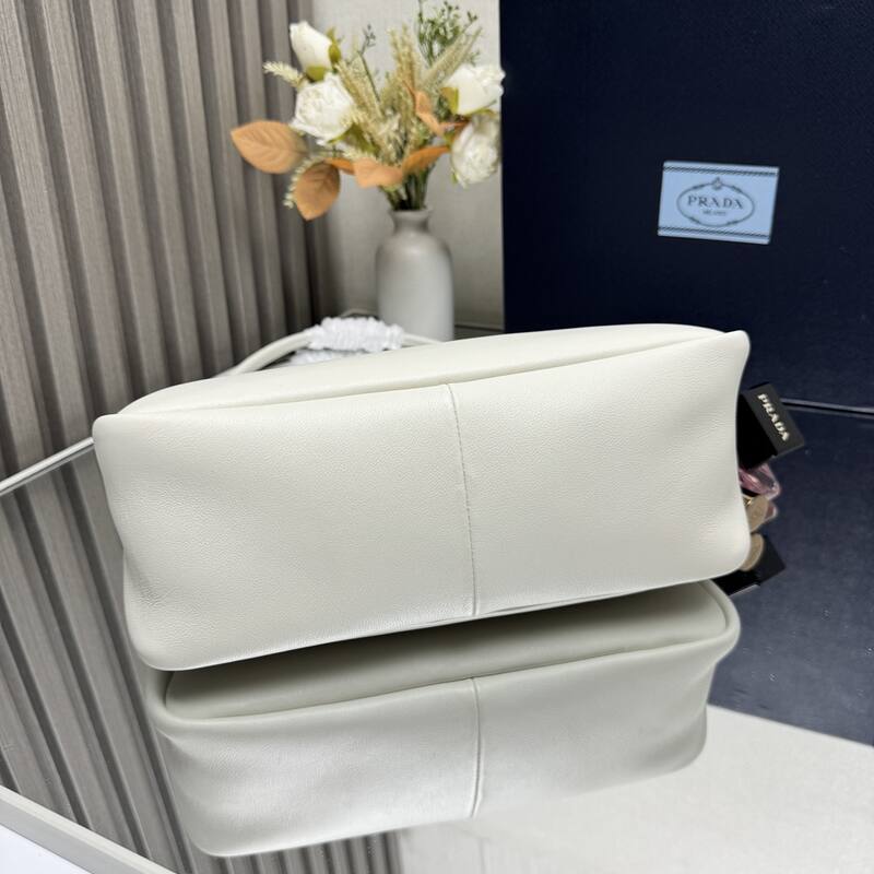 Prada White leather 28x18x11cm shoulder — 1:1 Replica