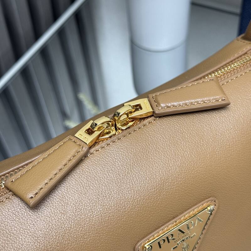 Prada Caramel brown leather 28x18x11cm shoulder — Premium Replica